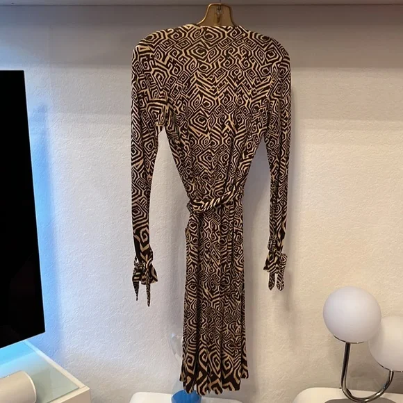 Diane Von Furstenberg Vintage Heracles Silk Wrap Dress - Picture 3 of 6